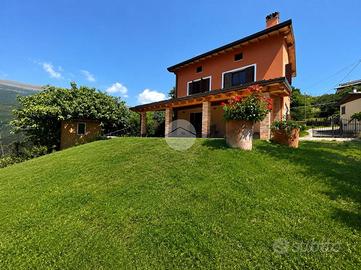 VILLA SINGOLA A CAPRINO VERONESE