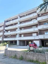 Centralissimo e luminoso bicamere con garage