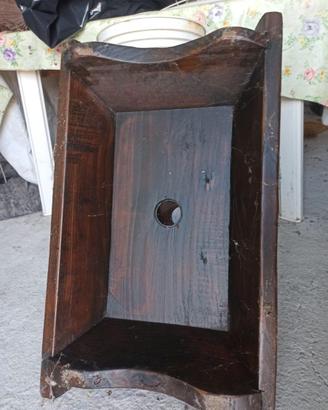 Lavabo in legno antico