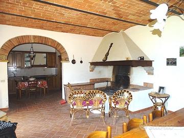 Casale in campagna Peccioli Pisa