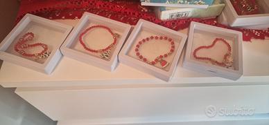 braccialetti  ne ho 8 pezzi  Nuovi 