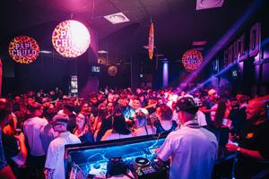 Bar-risto-eventi attività commerciale