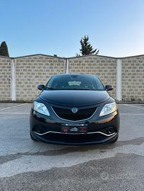 LANCIA YPSILON 1.2 BENZ/GPL CASA MADRE