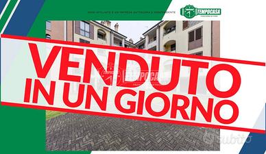 BILOCALE IN CONTESTO RECENTE CON BOX