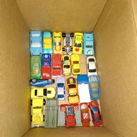 Lotto oltre 200 macchinine e camion quasi 5 kg