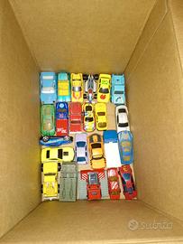Lotto oltre 200 macchinine e camion quasi 5 kg