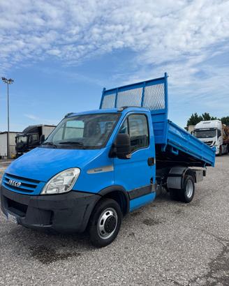 Iveco Daily 35C10 ribaltabile trilaterale