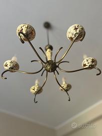 Lampadario color crema e oro