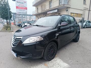 Lancia Ypsilon 1.3 MJT 95 Platinum TETTO APRIBILE