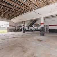 CAPANNONE EX RISERIA A DORNO