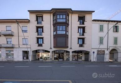 Appartamento di 82 m² con 3 locali e box auto a Pa