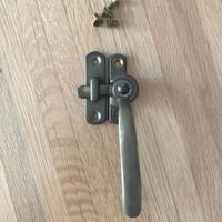 Antica maniglia a tavellino