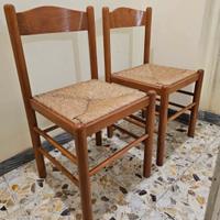 Sedie in legno con seduta in paglia