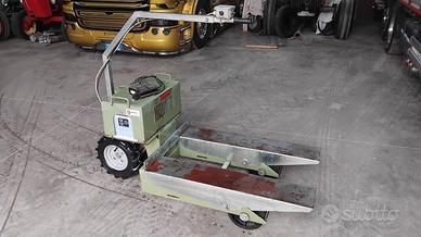 Carrello portabins semovente elettrico