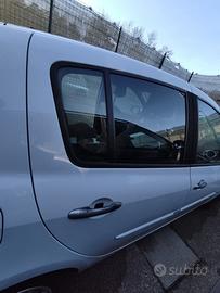 Porta posteriore dx RENAULT CLIO del 2009