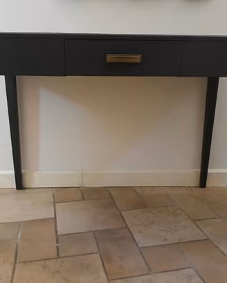 6 Tavoli neri con cassetto Concreta Srl – Hotel 5*