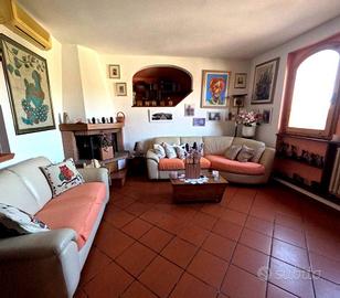 Terratetto 4 vani con mansarda a Castello di Signa