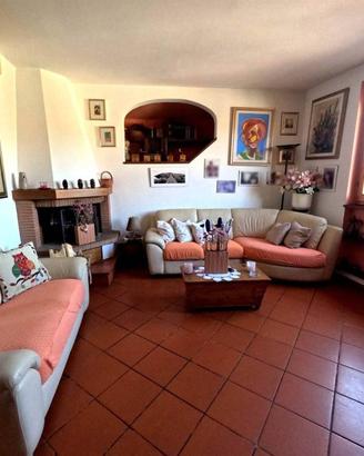 Terratetto 4 vani con mansarda a Castello di Signa