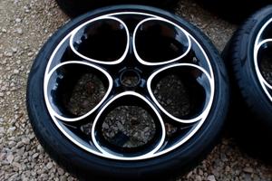 CERCHI E GOMME 19 ORIGINALI ALFA ROMEO COD:2075