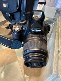 Nikon D3100 + ottica 18-55, flash esterno e borse