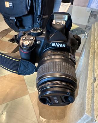 Nikon D3100 + ottica 18-55, flash esterno e borse