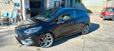 FORD Fiesta st 200 CV performance pack