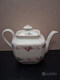Teiera in porcellana decorata