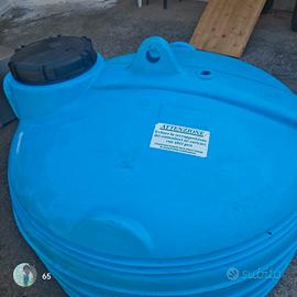 Due contenitori 1000 lt