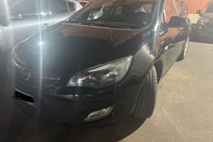 Opel Astra 1.4 16V benzina gpl anno 2010
