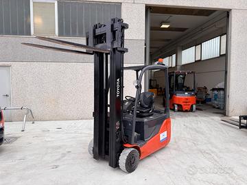 Carrello elevatore muletto toyota elettrico 18ql