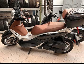Beverly 300