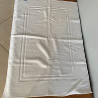 Tappeto bianco per bagno