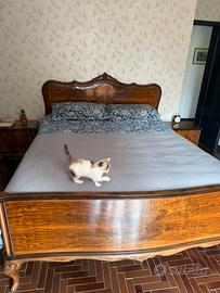 Letto e Comodini in legno - stile vintage/antico