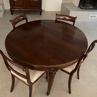 Tavolo antico con 4 sedie