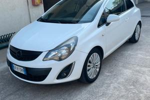 Opel corsa gpl tenuta benissimo