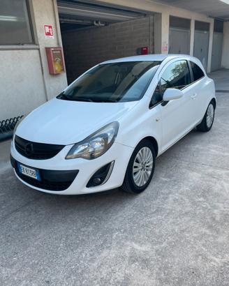 Opel corsa gpl tenuta benissimo