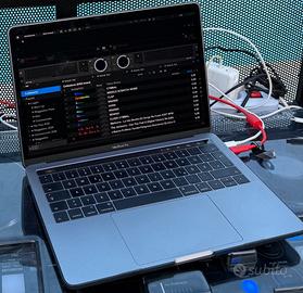 Macbook Pro 13” 8gb RAM 256 SSD