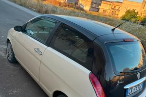 Lancia ypsilon 2005