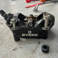 Pinza freno anteriore KTM Duke 390 2021 2023