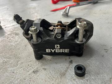 Pinza freno anteriore KTM Duke 390 2021 2023