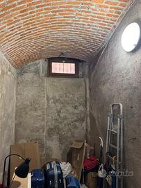 Cantina spaziosa con soffitto a volta (Centrale)