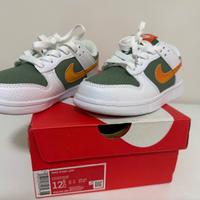 Nike dunk bambino taglia 30.