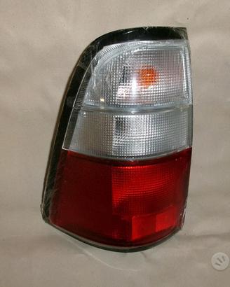 Faro posteriore isuzu campo