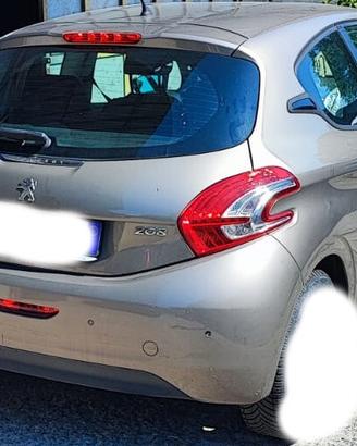 Peugeot 208 1.2 benz