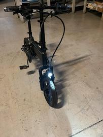 Bicicletta elettrica pieghevole