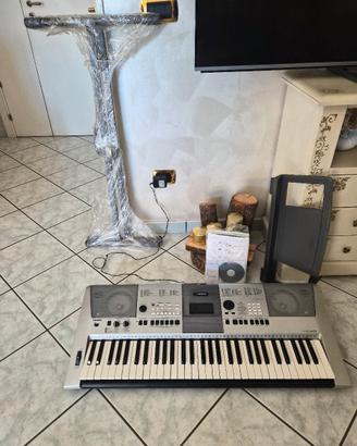 Tastiera Yamaha PSR-E413