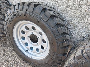Cerchi con gommme STONE COUNTRY 205/70 R 15 96H.