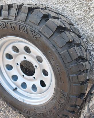 Cerchi con gommme STONE COUNTRY 205/70 R 15 96H.