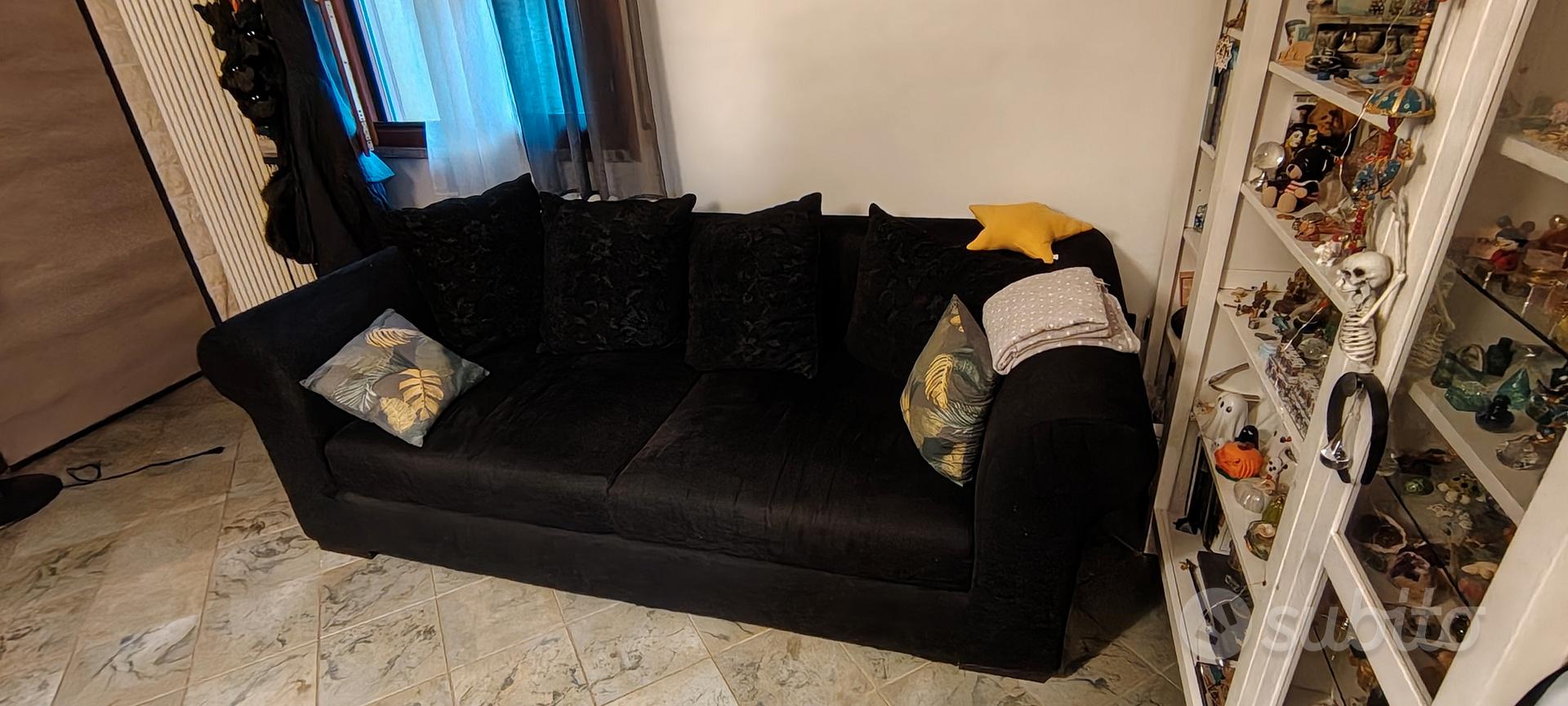Divano ovvio grande e profondo