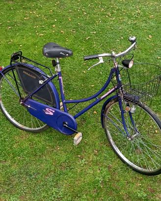Bici olandese donna cestino gomme nuove luci led